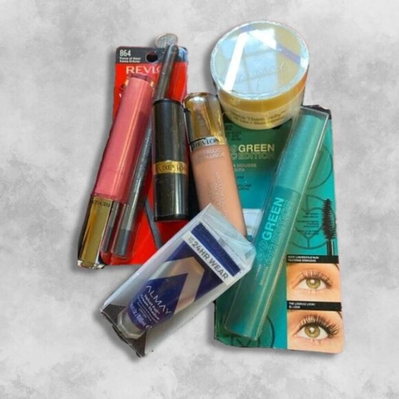 Mystery Bag Makeup Bundle 7 Full-Sized Items Variety Brands & Colors Women's NWT - Picture 2 of 4